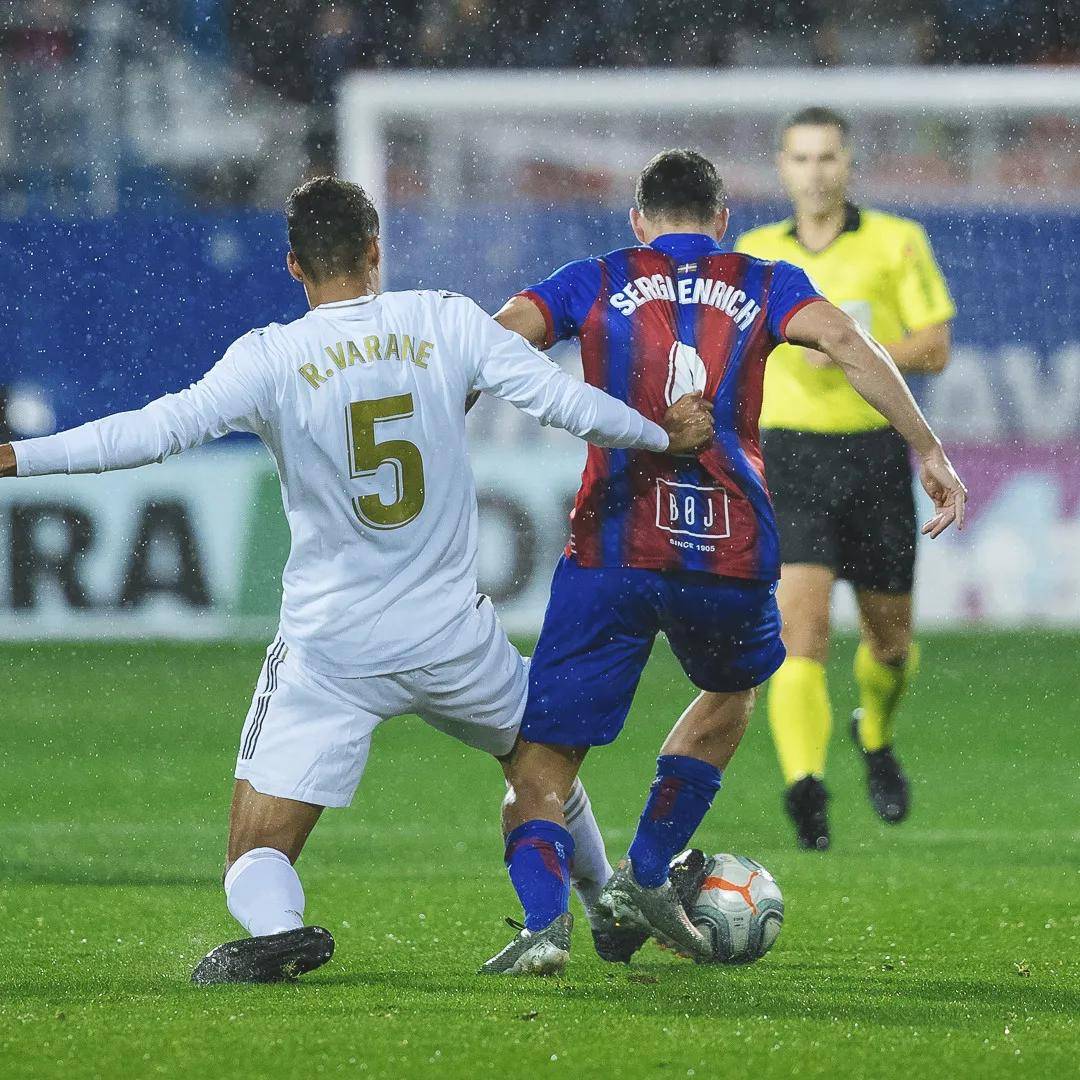 开云官网-里程碑夜！多特蒙德迎来里程碑；欧联关键时刻刷纪录；悬念犹存；球探报告显示潜力的简单介绍