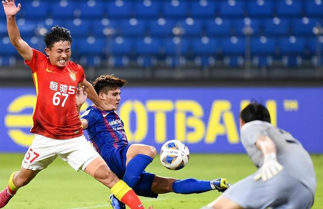 开云官网-包含亚冠赛后走向成谜，AC米兰回应争议，球迷炸锅，训练强度明显提升的词条